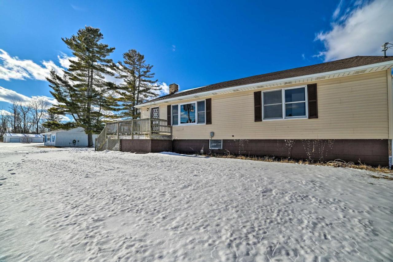 Cozy Tawas City Home With Views Of Lake Huron! Exterior photo